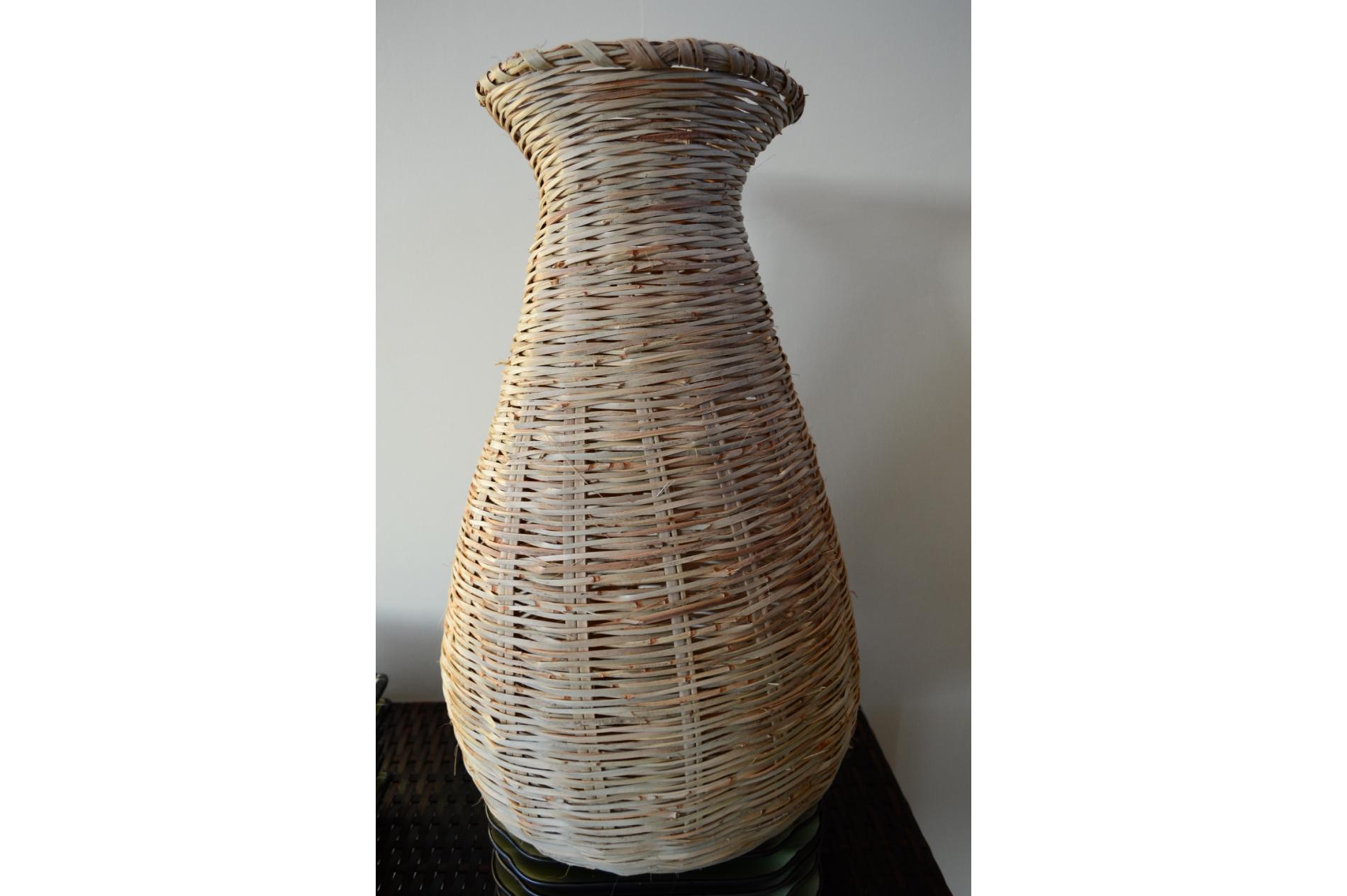 Tooro is particularly known for its basketry, welcome to the best of locally made crafts from our art and craft shop.